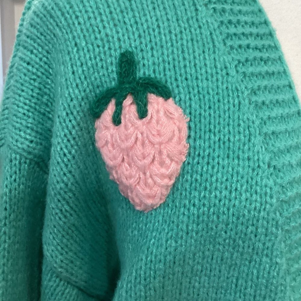 NWT Luna Ivy Chunky Green Strawberry 🍓 Cardigan Size M - Picture 11 of 15